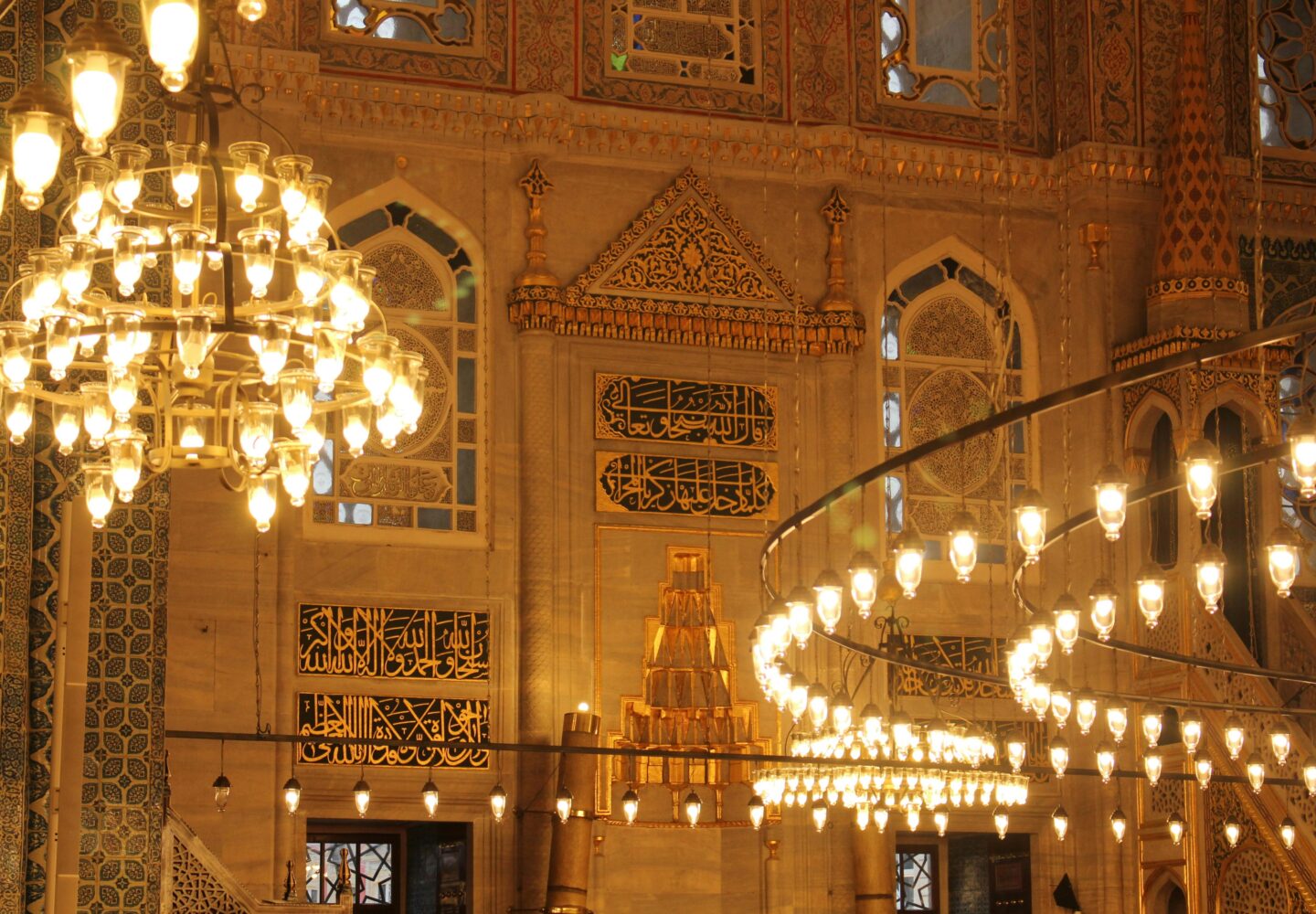 Smart, Sustainable & Energy-Efficient lighting Solutions